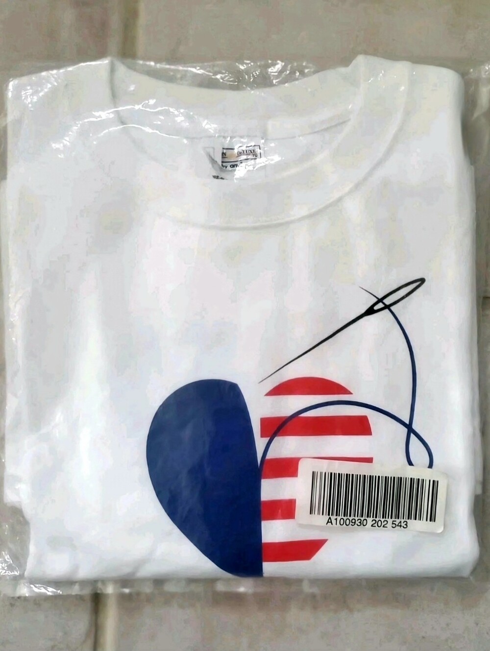 Vintage 2001 CFDA Vogue Fashion for America T-Shirt L NIP Y2K Gisele 9/11
